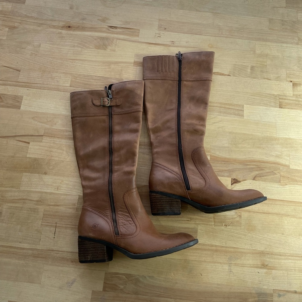 Born Women’s Boots size US 8 M